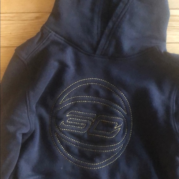 Under armor and Gildan hoodies - Picture 3 of 4